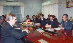 Cambodia, U.N. ink pact on Khmer Rouge tribunal